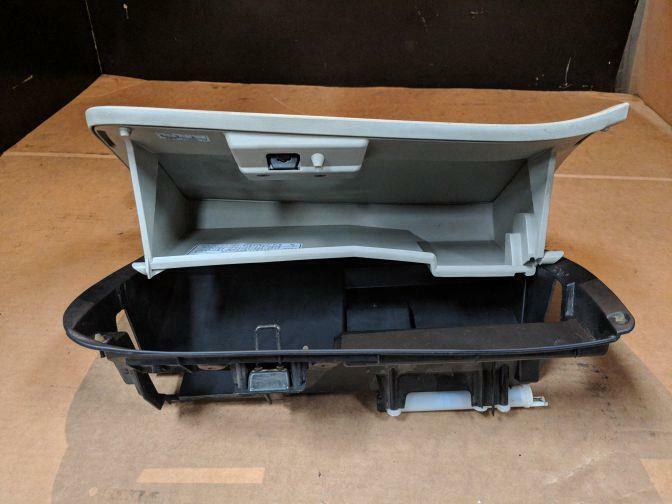 2002 NISSAN ELGRAND E51 GLOVEBOX 05/02-12/10