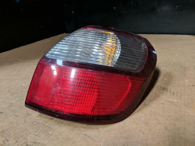 2002 SUBARU LIBERTY 3RD GEN RIGHT HAND TAILLIGHT 12/98-08/01