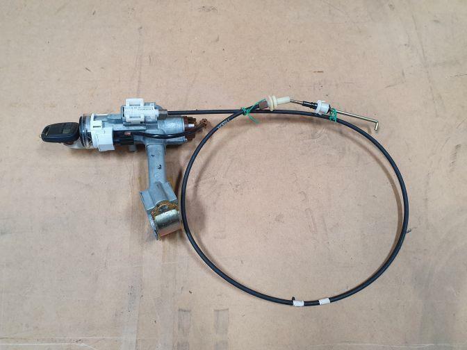 NISSAN SKYLINE V35 SEDAN IGNITION BARREL AND KEY 06/01-06/07 AUTO TYPE