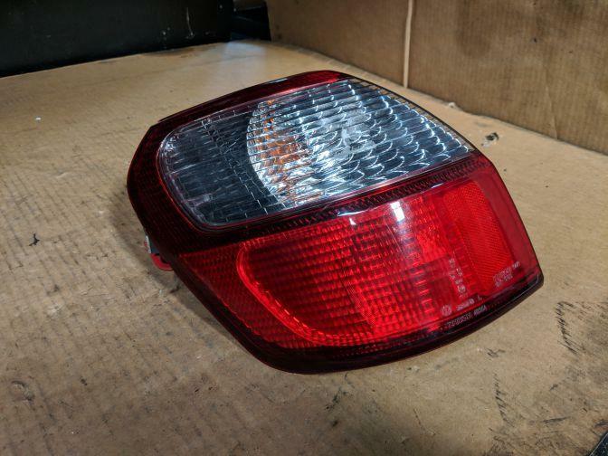 2002 SUBARU LIBERTY 3RD GEN LEFT HAND TAILLIGHT 12/1998-08/2001