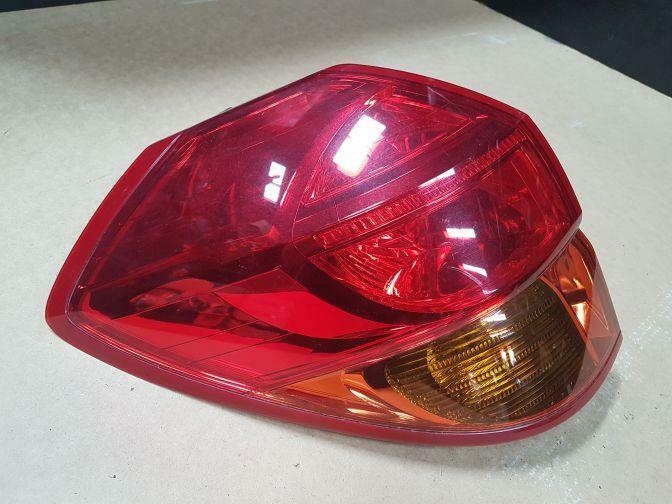 SUBARU LEGACY GEN 4 LEFT TAILLIGHT 2005-2009