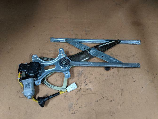 TOYOTA ARISTO JZS161 LEXUS GS300 FRONT LEFT POWER WINDOW MOTOR AND REGULATOR