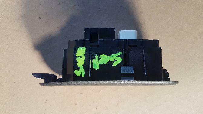 TOYOTA ALTEZZA RS200 SXE10 REAR RIGHT POWER WINDOW SWITCH 01/98-10/05