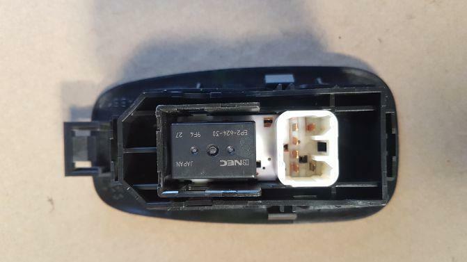 TOYOTA ALTEZZA RS200 SXE10 REAR LEFT POWER WINDOW SWITCH 01/98-10/05