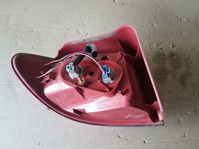 2005 MAZDA 2 DY RIGHT HAND TAILLIGHT 11/03-05/05