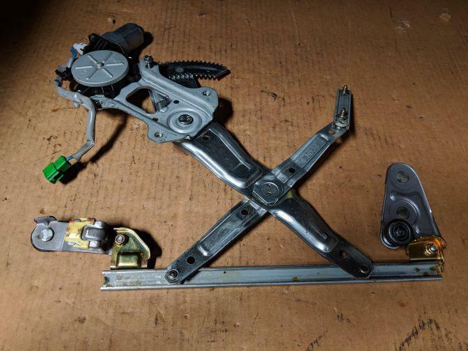2008 SUBARU FORESTER SG9 REAR RIGHT POWER WINDOW MOTOR AND REGULATOR