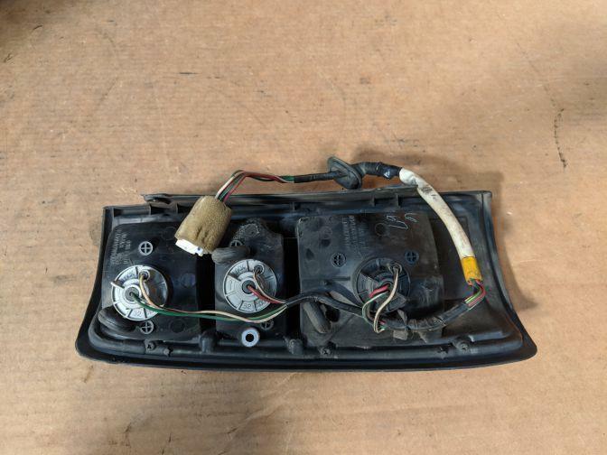 1997 TOYOTA LANDCRUISER J80 SAHARA RIGHT HAND TAILLIGHT RHS 05/90-03/98