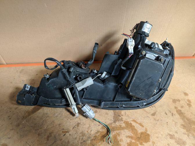 TOYOTA ARISTO JZS161 RIGHT HEADLIGHT 1998-2005