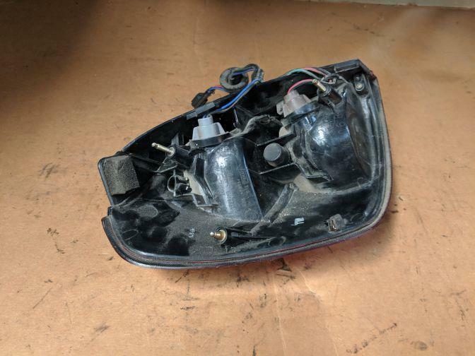 1998-2004 SUBARU LEGACY B4 RIGHT HAND TAILLIGHT
