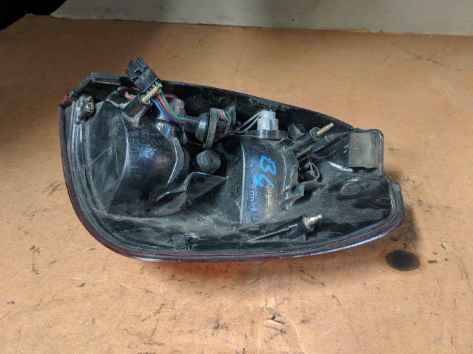 1998-2004 SUBARU LEGACY B4 LEFT HAND TAILLIGHT