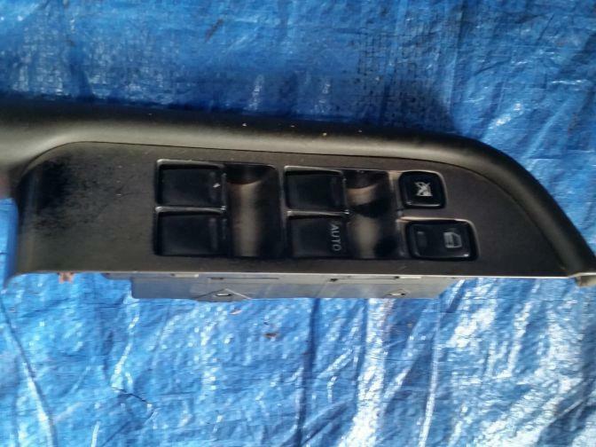 01/2007 NISSAN XTRAIL T30 FRONT RIGHT MASTER POWER WINDOW SWITCH