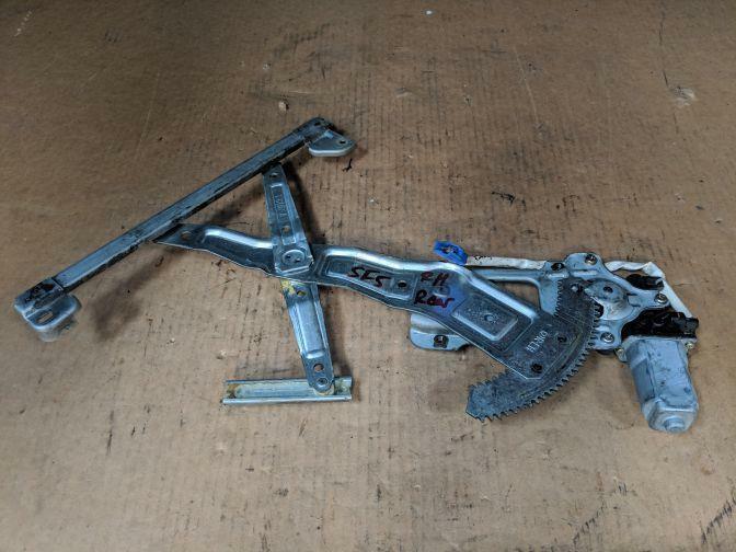 2001 SUBARU FORESTER SF5 REAR RIGHT WINDOW MOTOR AND REGULATOR 08/07-06/02