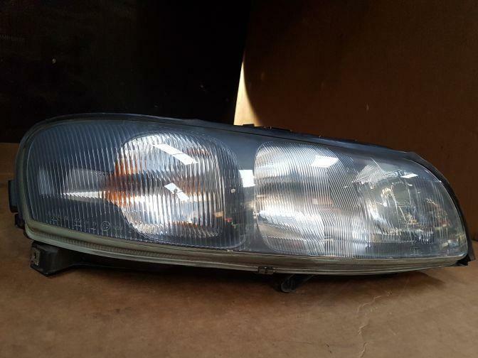 2004 VOLVO V70 YV1SW RIGHT HALOGEN HEADLIGHT 03/00-12/07