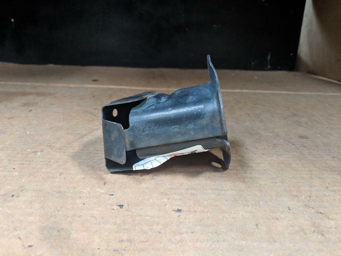 2000 NISSAN ELGRAND E50 RIGHT BUMPER MOUNTING BRACKET 05/97-05/02 RIDER TYPE