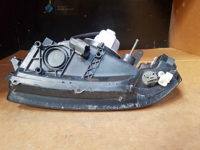 2000 SUBARU LIBERTY BH5 RIGHT HEADLIGHT 11/98-06/01