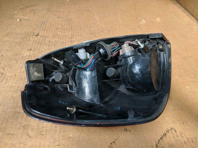 2002 SUBARU LIBERTY 3RD GEN RIGHT HAND TAILLIGHT 12/98-08/01
