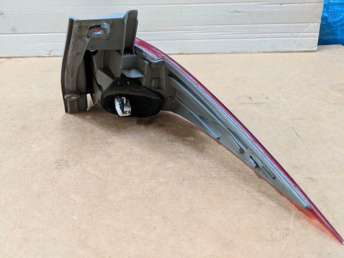 TOYOTA ESTIMA XR50 LEFT HAND TAILLIGHT 2005-18