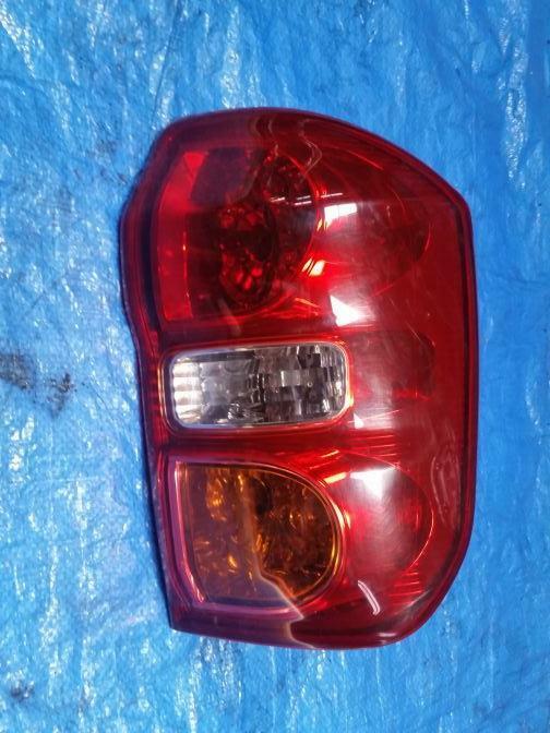 2005 TOYOTA RAV 4 RIGHT TAIL LIGHT