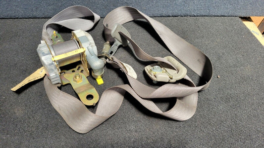 NISSAN CUBE Z12 LEFT FRONT SEAT BELT - GREY