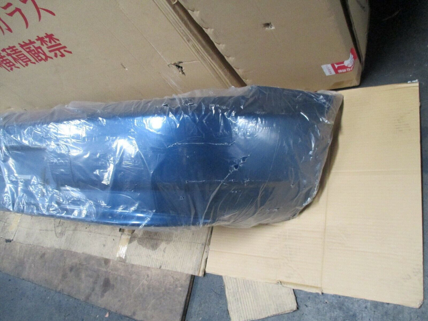 BMW Z3 REAR BUMPER COVER WITH GENUINE FITTED REO