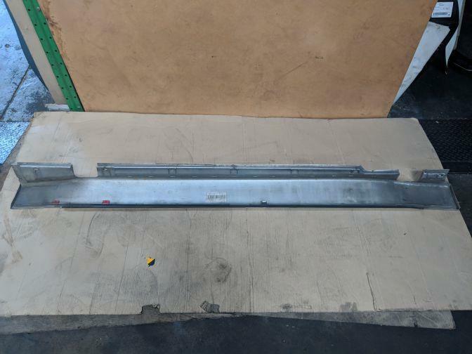 2002 BMW 7 SERIES E65 RIGHT SIDESKIRT 01/02-03/05