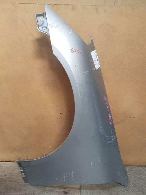 2003 NISSAN INFINITY SKYLINE V35 SEDAN LEFT FENDER LHS PASSENGER GUARD # 06/01-06/07