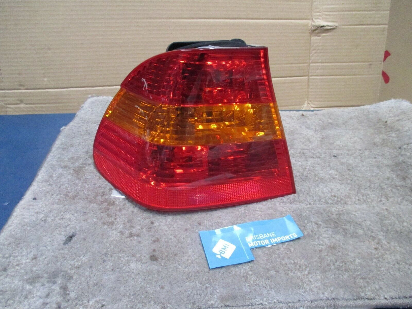 BMW 3 SERIES SEDAN 02-05 (GH-AV22) LEFT REAR TAILLIGHT