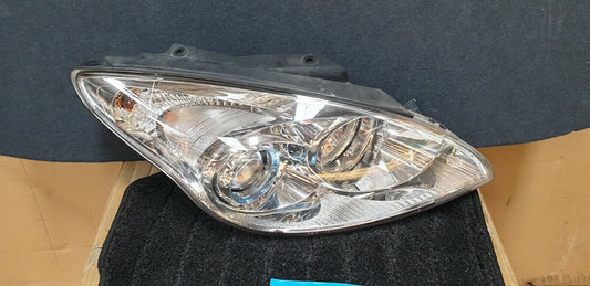 HYUNDAI I30 FD RIGHTHAND HEADLIGHT 2007-09