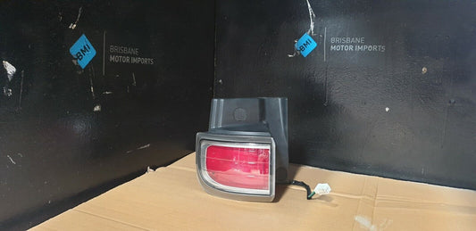 NISSAN ELGRAND E51 UPPER LEFT TAILLIGHT - SILVER BEAZEL #4956