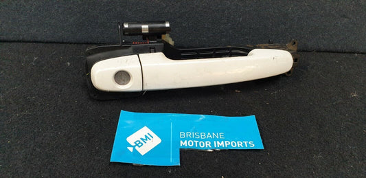 TOYOTA RAV4 RIGHTHAND FRONT OUTER DOOR HANDLE - ACA33 - 2005-12