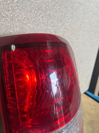 2005 FORD F150 RIGHT HAND TAILLIGHT OEM