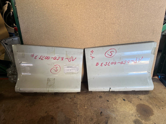 NISSAN ELGRAND E50 REAR PODS 05/97-05/02