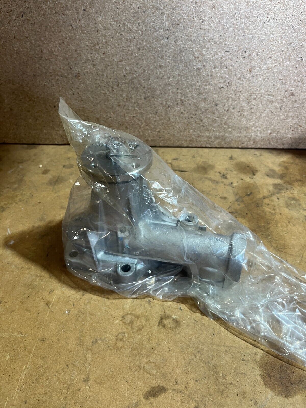 MITSUBISHI TRITON 4G64 WATER PUMP NEW