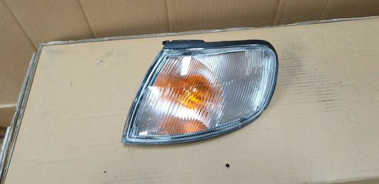 NISSAN PULSAR N15 LEFTHAND CORNER LAMP