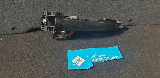 TOYOTA HILUX RIGHT FRONT DOOR OUTER HANDLE MODEL 2005-15