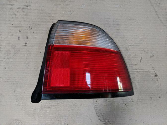 1995 HONDA ACCORD CD SEDAN RIGHT HAND TAILLIGHT