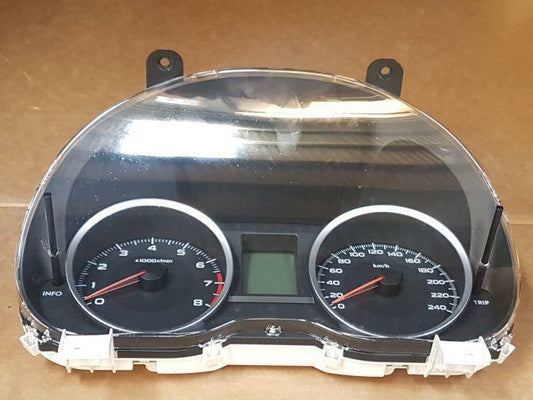 2012 SUBARU IMPREZA GP7 AUTOMATIC INSTRUMENT CLUSTER 85002 FJ601