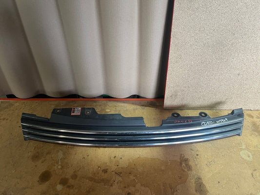 NISSAN ELGRAND E51 UPPER GRILL 05/02-12/10
