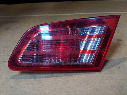 2003 NISSAN INFINITY SKYLINE V35 SEDAN RIGHT INNER TAILLIGHT