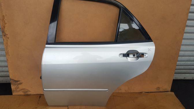 1999 TOYOTA ALTEZZA RS200 SXE10 REAR LEFT DOOR SHELL