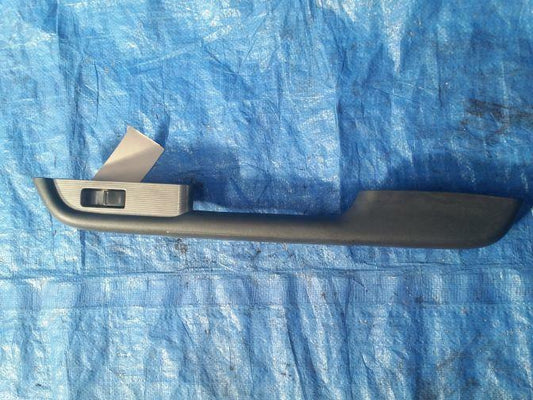 2007 NISSAN XTRAIL T30 REAR RIGHT POWER WINDOW SWITCH RRHS