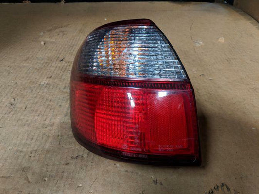 2002 SUBARU LIBERTY 3RD GEN LEFT HAND TAILLIGHT 12/1998-08/2001