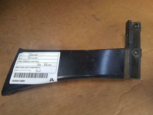 1999 SUBARU FORESTER SF5 LEFT FENDER MOULD 08/97-05/02