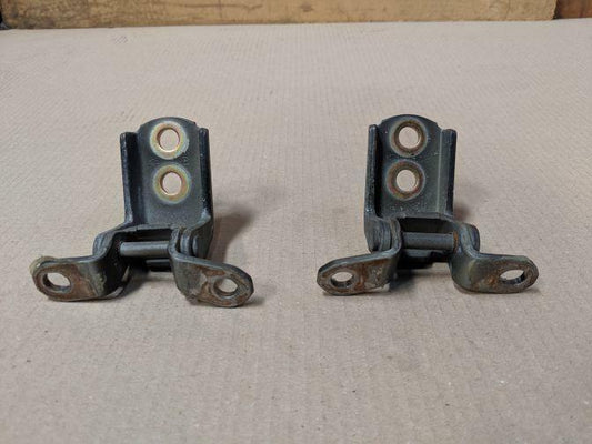 NISSAN SKYLINE R34 GT-T SEDAN FRONT LEFT DOOR HINGE PAIR 05/98-08/02