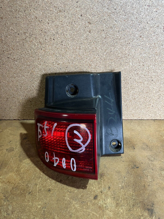 NISSAN ELGRAND E51 UPPER LH TAILLIGHT 05/02-12/10