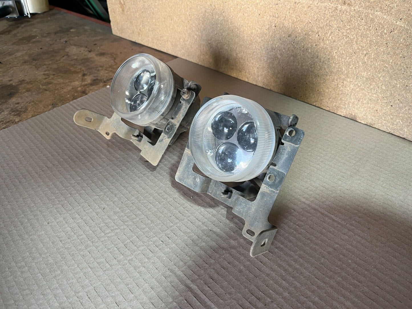 NISSAN ELGRAND E51 FOG LIGHTS PAIR